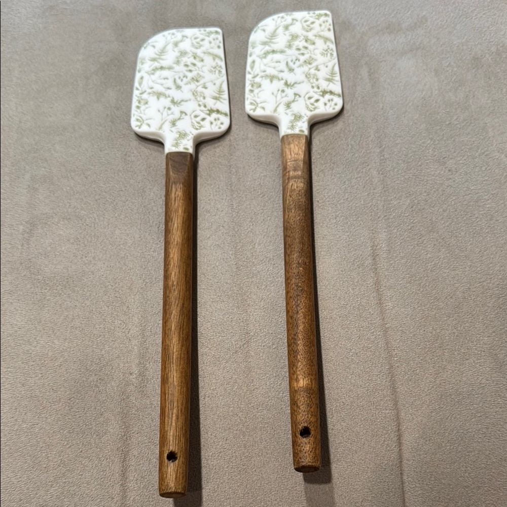 Floral Patterned Spatula Set with Wooden Handles x2